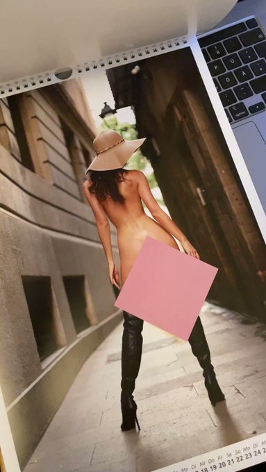 Solange der Vorrat reicht https://t.co/VjWE0KP59L ❤️&zwj;🔥 hol dir meinen Kalender f&uuml;r 2024 💋  While stocks