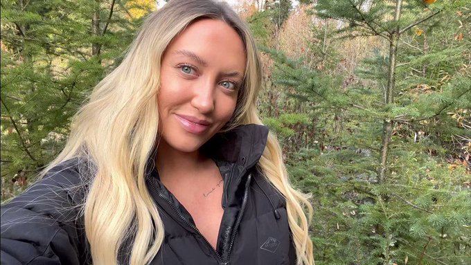 Do you think walking around nude under my parka will help me get lucky tonight? https://t.co/T7iyvcQ