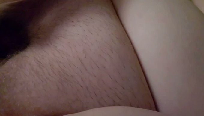 Do you like watching me pee in bed like a good girl? https://t.co/VK40fefZZU