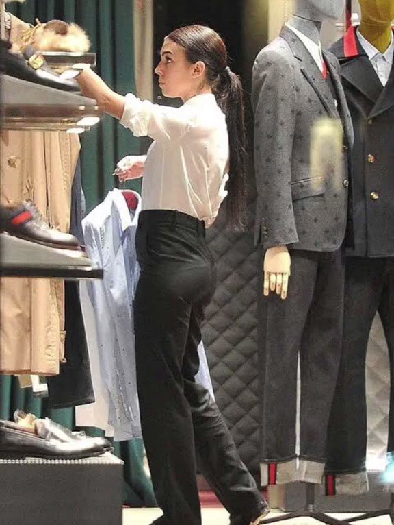 ShowMundial on X: "Así lucía Georgina Rodríguez antes de conocer a  Cristiano Ronaldo https://t.co/FyHUqIsvIW" / X