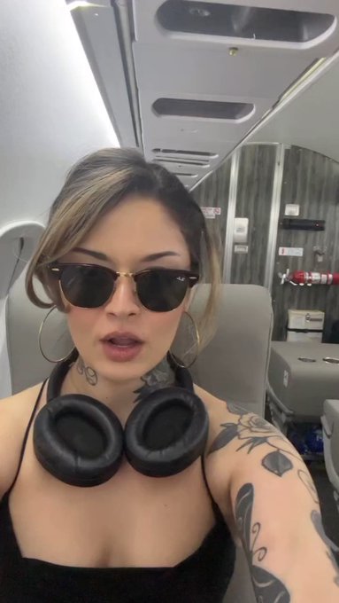 Babys first semi private plane- i feel like a fkn boss https://t.co/ufPc64yIrL