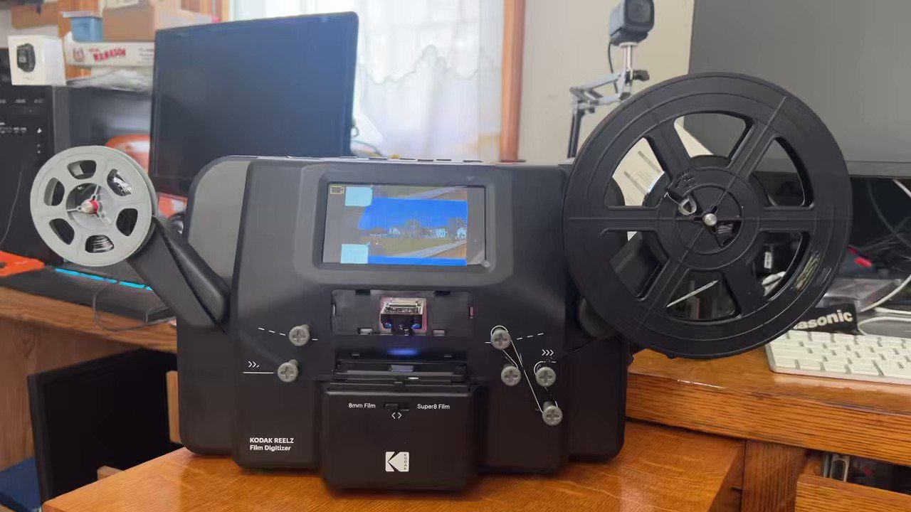 Mac84 🍏 (Steve) on X: Time for more hacking of the Kodak Reelz film  digitizer… bumped the resolution up to 1920x1440 and increased the bit  rate! 👍 (Yes the reel is backwards