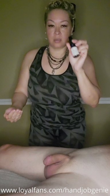 I just sold a video on #realloyalfans. Take a look here: https://t.co/GaBR8BdS9p https://t.co/FUzgWc<a href="/tag/realloyalfans"class="tags">#realloyalfans</a>