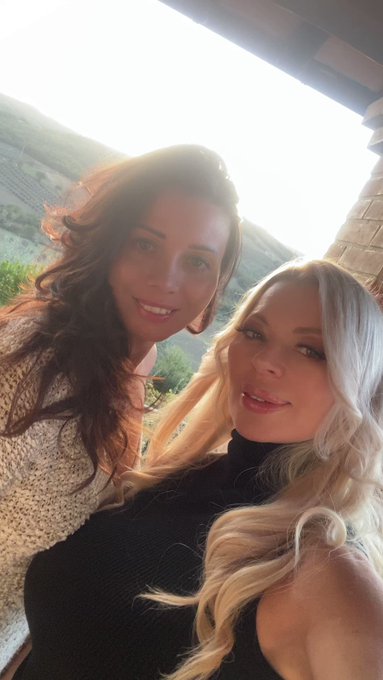 Would you like to see a video together? we will send you today as a gift, you know where to find it,<a href="/tag/moniquecovet"class="tags"><span>#moniquecovet</span></a>