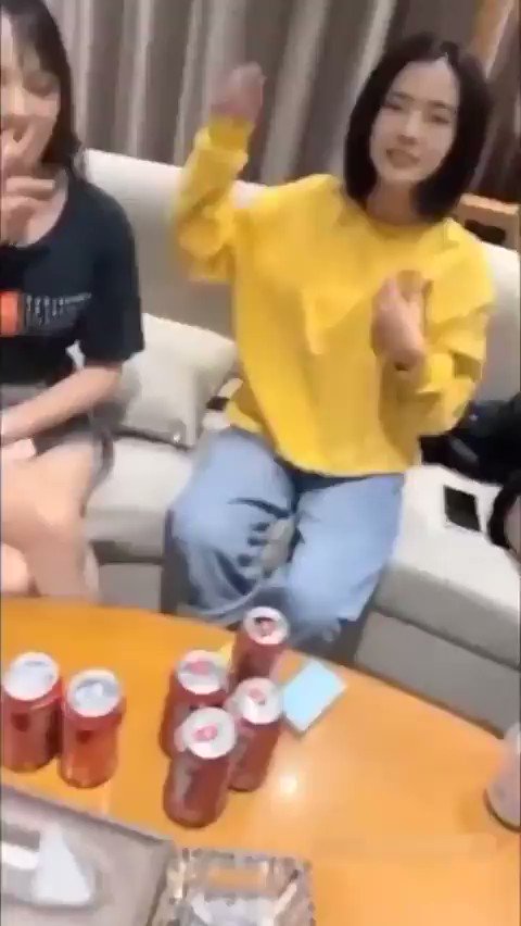 游戏输了脱衣服完整版    