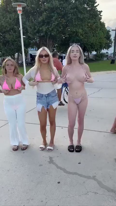 public nudity  XユーザーのPublic Nudityさん: 「https://t.co/0a6rGlnu2c」 / X