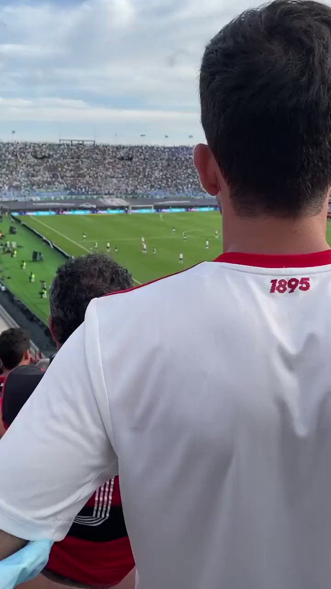 Reforço do Palmeiras, Aníbal Moreno é ovacionado em homenagem do Racing; veja