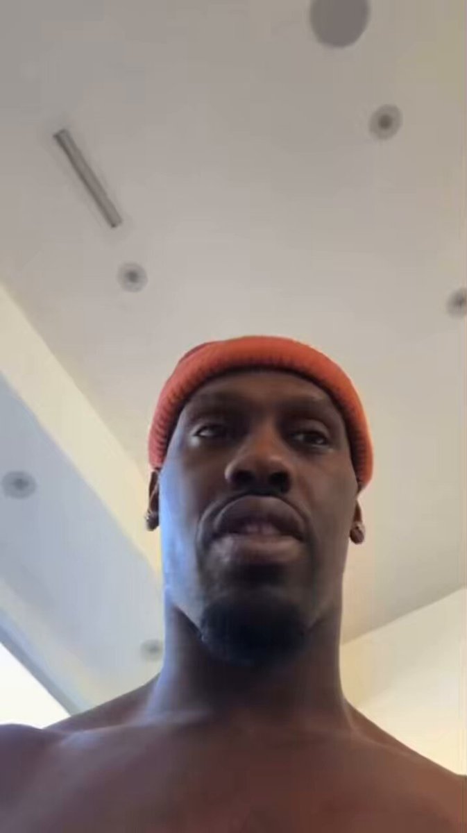 FootBasket™.com on X: Chandler Jones on IG live naked with just a beanie  on t.codXpSRcNIu0  X