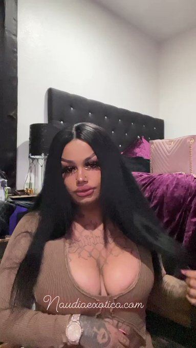 At this point when am I not twerking in some fashion nova!? 🛍️🤔🤎 https://t.co/IXVSLCbZ7O #Model #Trans<a href="/tag/model"class="tags"><span>#model</span></a><a href="/tag/fashion"class="tags"><span>#fashion</span></a><a href="/tag/follow"class="tags"><span>#follow</span></a><a href="/tag/natural"class="tags"><span>#natural</span></a><a href="/tag/body"class="tags"><span>#body</span></a><a href="/tag/style"class="tags"><span>#style</span></a>