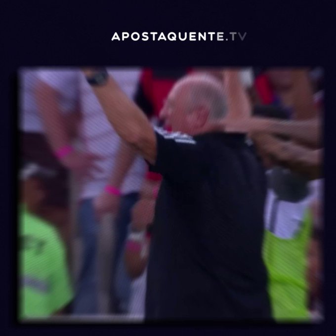 Nem o melhor t&eacute;cnico do returno do Brasileir&atilde;o est&aacute; imune &agrave; instabilidade do cargo. 🤭  #Futebol #futebolbrasileiro<a href="/tag/futebol"class="tags"><span>#futebol</span></a><a href="/tag/brasileir%C3%A3o"class="tags"><span>#brasileir&atilde;o</span></a><a href="/tag/galo"class="tags"><span>#galo</span></a><a href="/tag/atletico"class="tags"><span>#atletico</span></a><a href="/tag/apostaquente"class="tags"><span>#apostaquente</span></a>