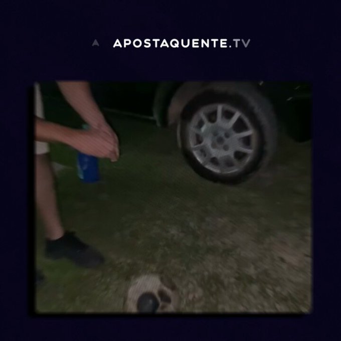 Marca aquele amigo que nunca consegue controlar a bola com o carinho que ela merece. ⚽️🔥  #Futebol #futebolbrasileiro<a href="/tag/humor"class="tags"><span>#humor</span></a><a href="/tag/futebol"class="tags"><span>#futebol</span></a><a href="/tag/apostaquente"class="tags"><span>#apostaquente</span></a><a href="/tag/futebolbrasileiro"class="tags"><span>#futebolbrasileiro</span></a>