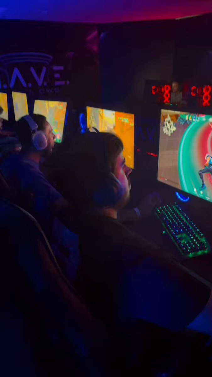 NAVE Arena CWG on X: JOGO DECISIVO!! Amanhã (07/09) tem LOUD x ZETA valendo vaga nos playoffs, a partir das 14h. Chama a galera e vem assistir aqui da Arena CWG no