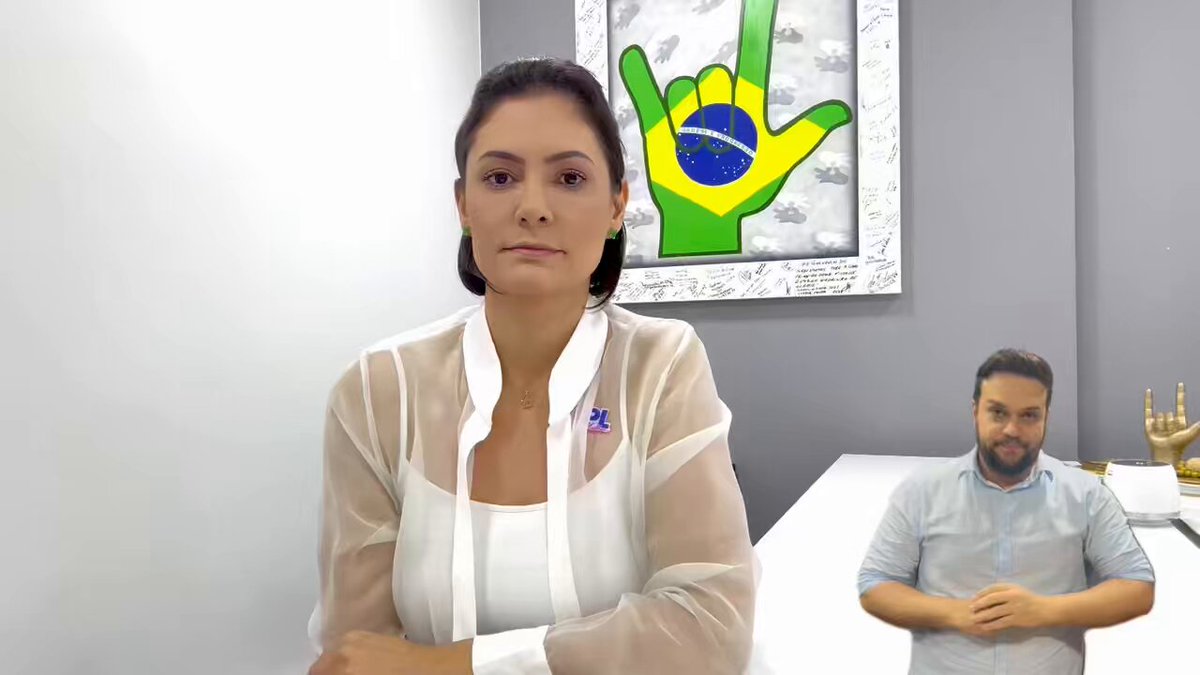 Amália Barros on X: O que seria jogar xadrez com pombos? Discutir com  *esquerdista* é o mesmo que jogar xadrez com um pombo: ele defeca no  tabuleiro, derruba as peças e sai voando cantando vitória!  #pombinhanervosa / X