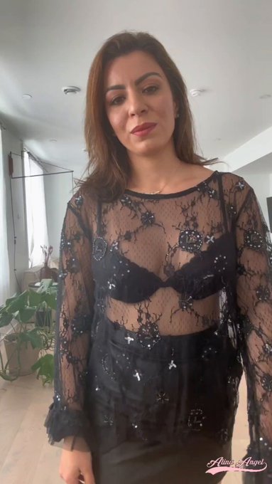 متابعيني الي يطلبون مني اقدم فيديوهات نيج كامله مجانيه هذه فرصتكم?
تقدر تشير قناتي اليوتوب مع اصدقائك