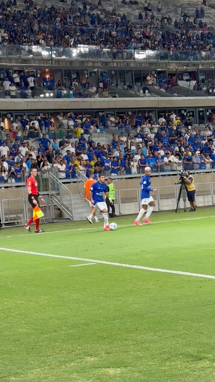 Cruzeiro Esporte Clube - 1T, 0' - Bola em jogo! ⚽️ VAMOS, CRUZEIRO! 🦊💙 #CRUxOFEC, 0x0 #DiaDeCruzeiro #CruzeiroCentenario 📺 Ao vivo: bit.ly/Live-CRUxOFEC