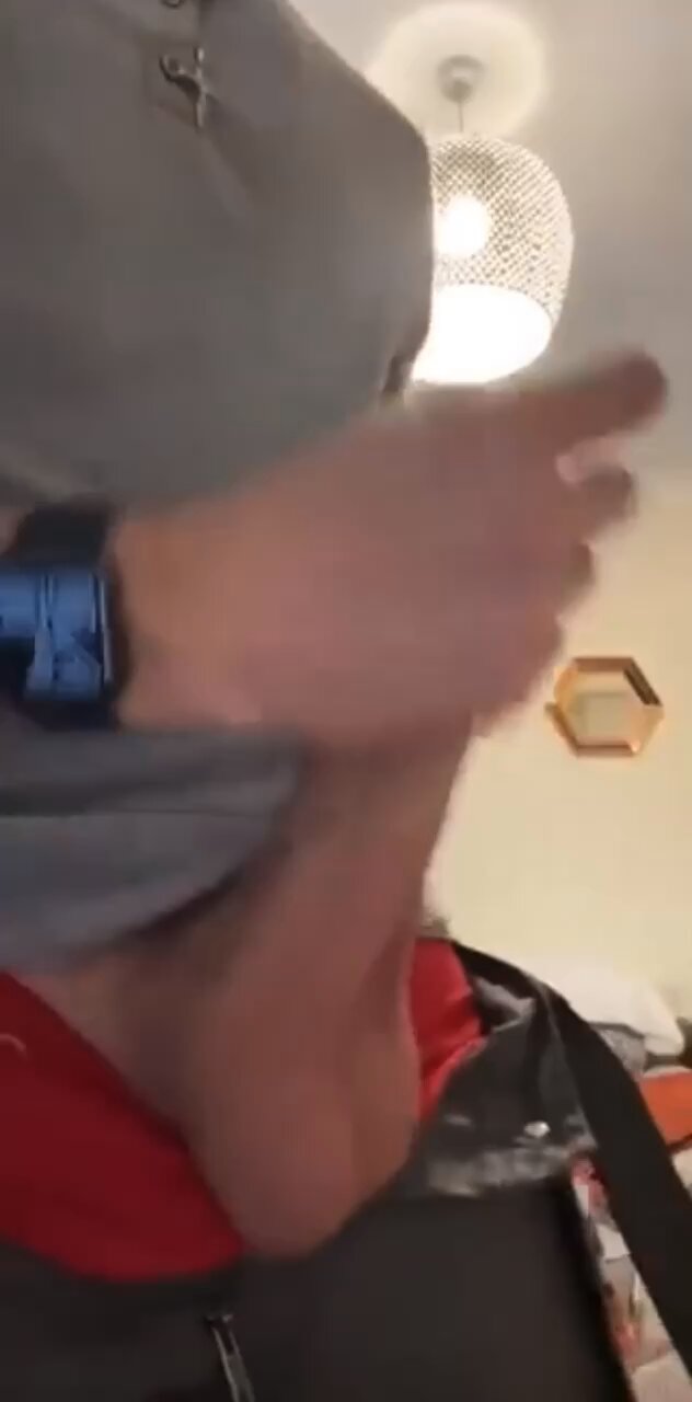 Hombres famosos desnudos en twitter