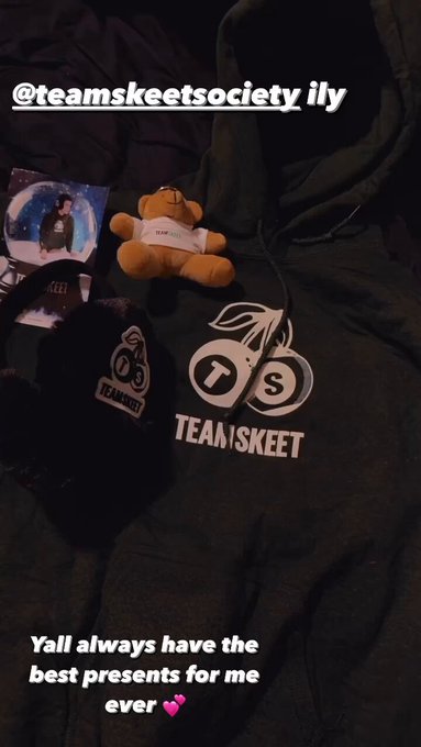 @TeamSkeet ily wait till I take some fire pics https://t.co/e9iMnozsrD<a class="tags" href="/tag/teamskeet">@teamskeet</a>