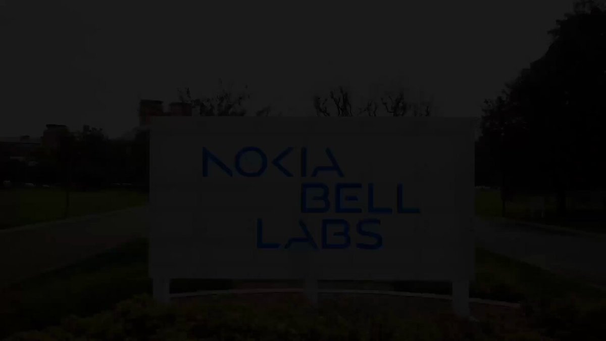 Ele está de volta: Nokia lança nova versão do modelo 6310 que inclui icónico jogo da cobra - Tecnologia - Correio da Manhã