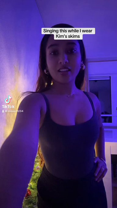 Would you tap this? #desi #petite https://t.co/4SndphtieQ<a href="/tag/desi"class="tags">#desi</a><a href="/tag/petite"class="tags">#petite</a>