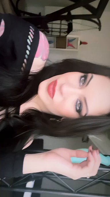 How is everyone today? https://t.co/ntqe7z1N2H