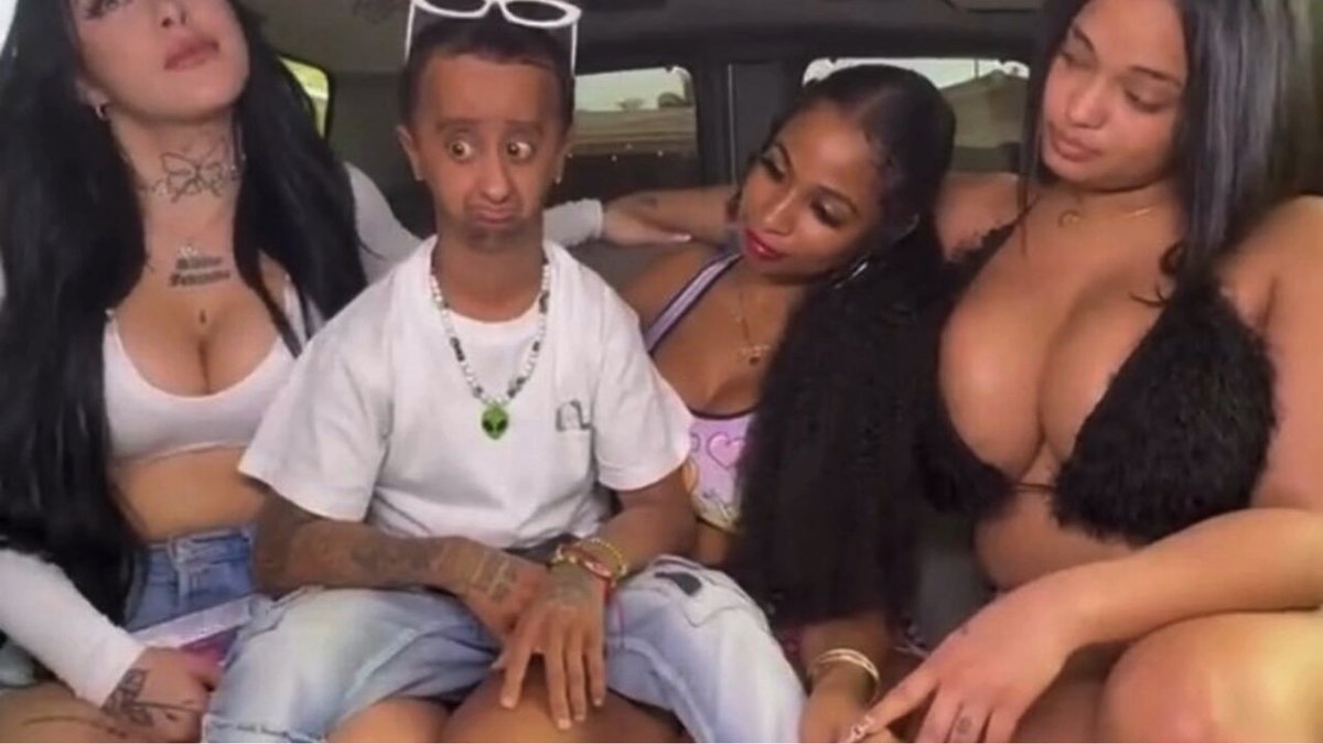 Baby alien foursome video