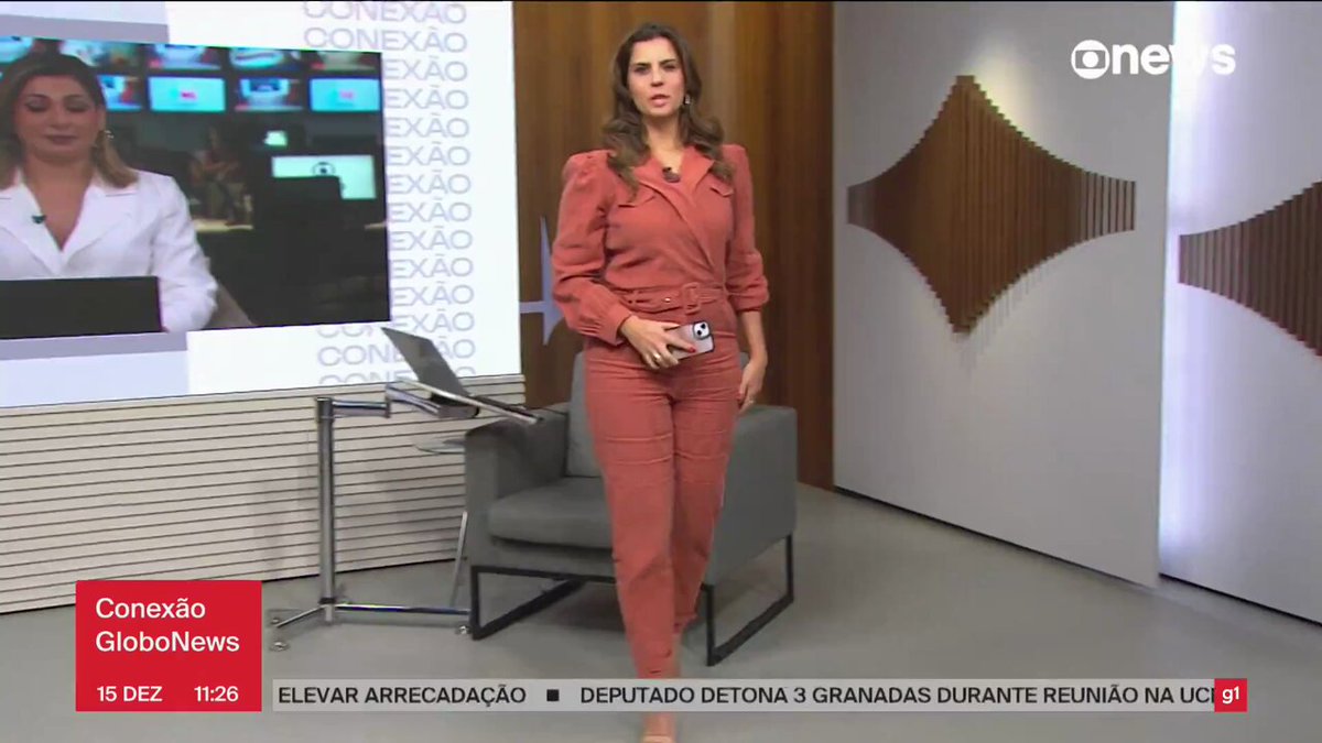 Jornalista aparece fumando ao vivo em jornal da GloboNews; assista