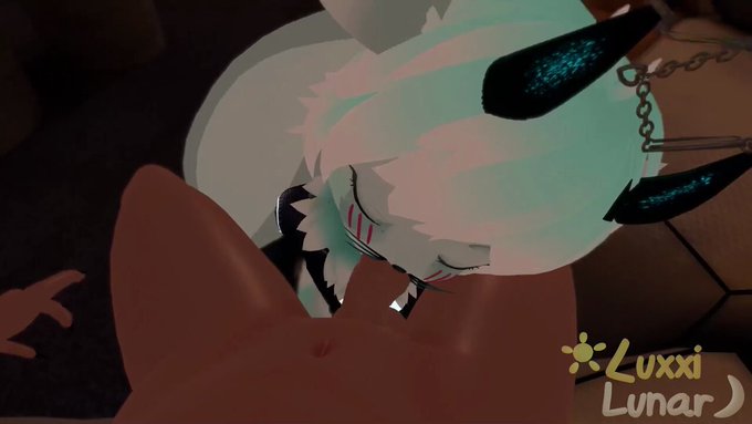 LuxxiLunar’s pics and videos