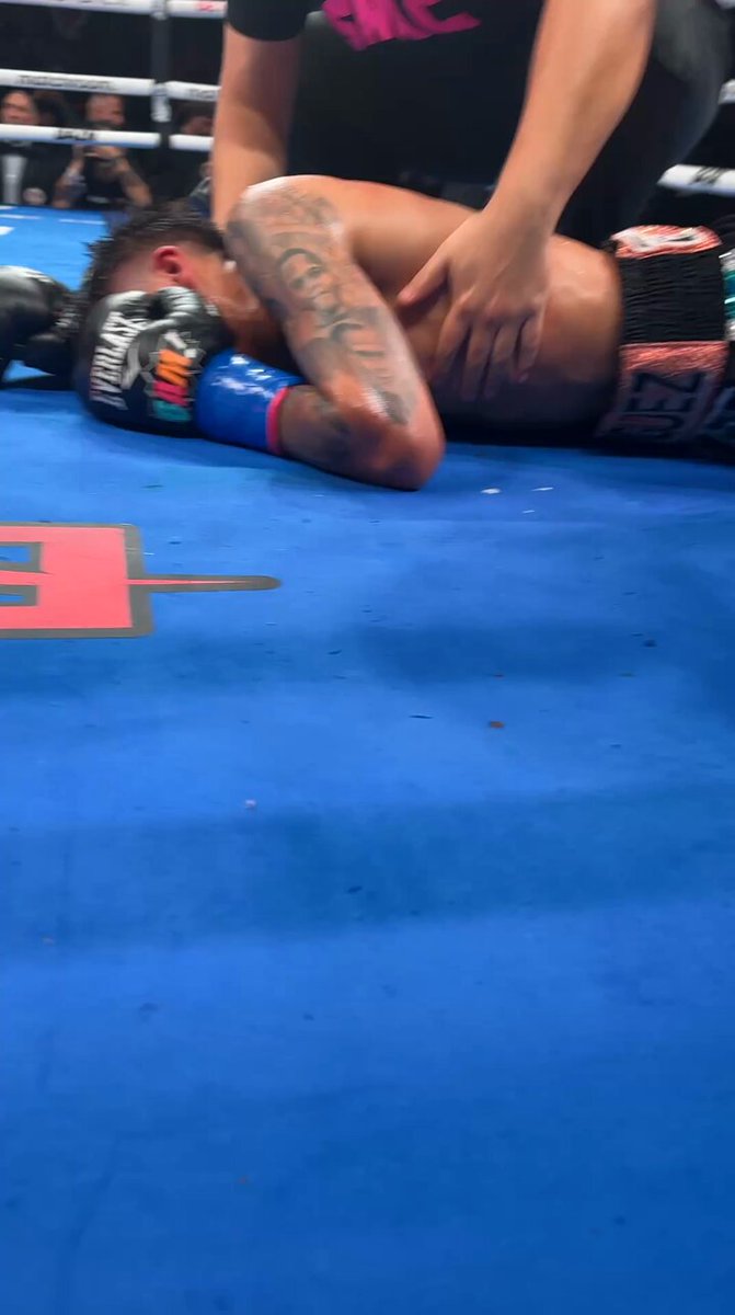 DAZN Boxing on X: A sample size of this battle @jdbostan and