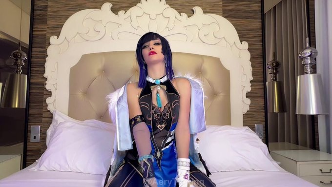 Wanna roll your luck with me tonight? ?

#cosplayergirl #cosplaynsfw #yelan #genshincosplay https://t