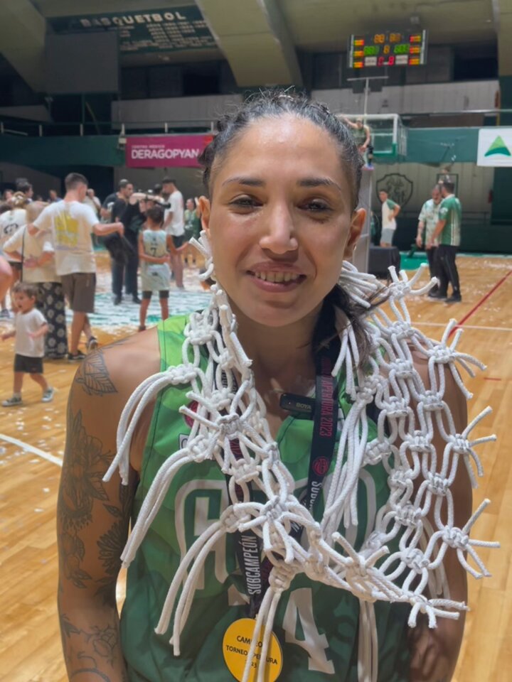 Ferro Carril Oeste Basquet - 🏀Se viene el encuentro anual de Minis en Ferro🚂💚  #SOMOSFERRO #LACATEDRALDELBASQUET Seguimos en nuestras redes sociales:  facebook/twitter/Instagram 💚 @ferrobasquetok 💚 ¡Vamos #Oeste! 💚🏀 #Ferro  #LaCatedralDelBasquet