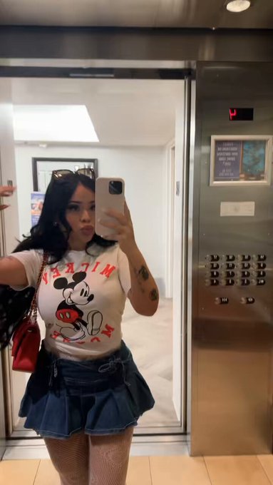 2 pic. Hotel fucks >> https://t.co/fHtcPkYjuL