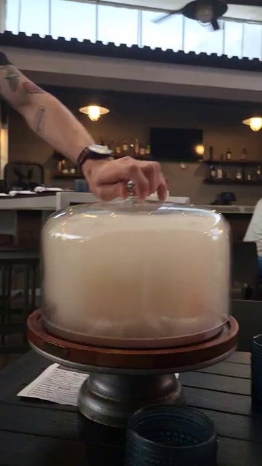 A special treat before a tasty meal at one of my favorite local restaurants 😋 https://t.co/ql9ndN1e9