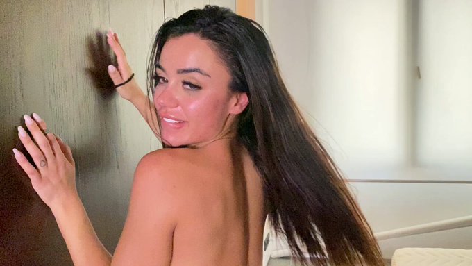 With Italian sweetie @martinasmeraldi 😘 https://t.co/YXEJzGSKYN<a class="tags" href="/tag/martinasmeraldi">@martinasmeraldi</a><a href="/tag/nikistorm"class="tags"><span>#nikistorm</span></a>