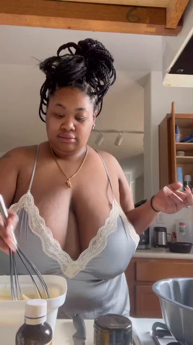 Hella late but TikTok was begging  https://t.co/iGdT3I5njv https://t.co/6Sq96k3PfS<a href="/tag/mvsales"class="tags"><span>#mvsales</span></a>