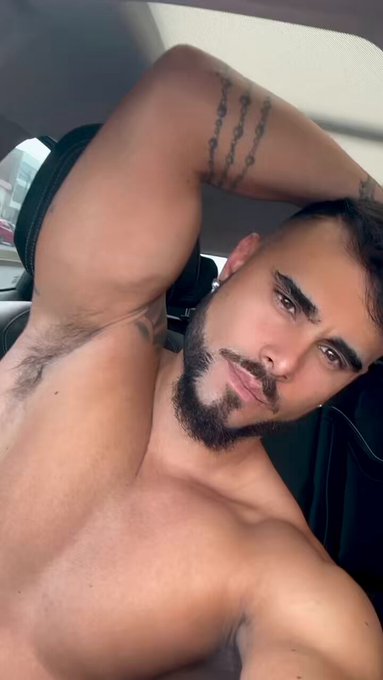 Hola chicos! https://t.co/Ke27Z7xhde