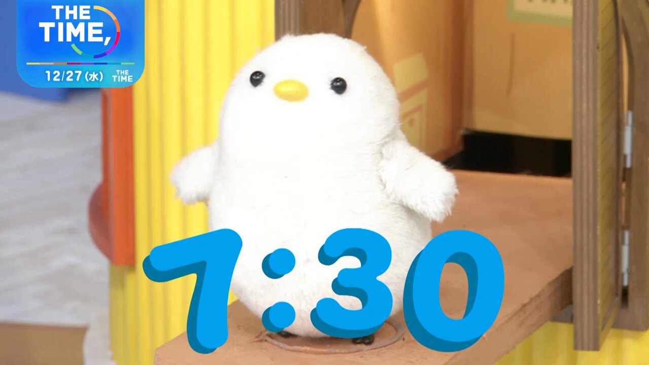 シマエナガです どーも！ シマエナガですっっ！ 横からでもまん丸なのがわかり