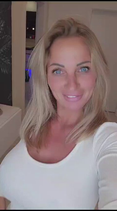 Hab heute meine Candy Samira besucht und wir haben eine &Uuml;berraschung f&uuml;r Euch ...  #friends #Beautys<a href="/tag/friends"class="tags"><span>#friends</span></a><a href="/tag/girls"class="tags"><span>#girls</span></a><a href="/tag/beautys"class="tags"><span>#beautys</span></a>