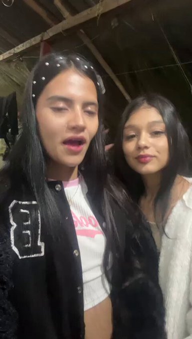 New years eve message from my 2 favorite country girls. https://t.co/8X8Ax6HAb2