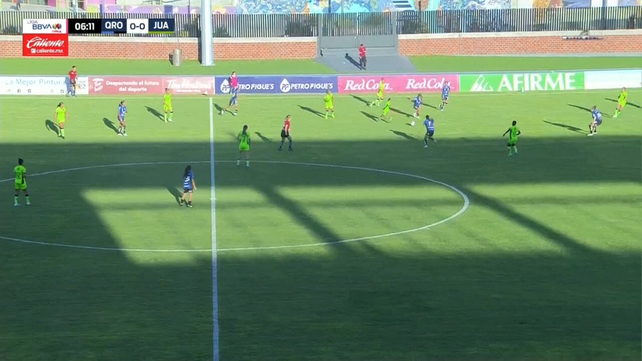 ¡¡¡ATAJADA 🧤🥅!!!Marta Alemany ya fue factor para @GallosFemenil desde los primeros minutos, con esta intervención e impidiendo la caída de su arco 🔝