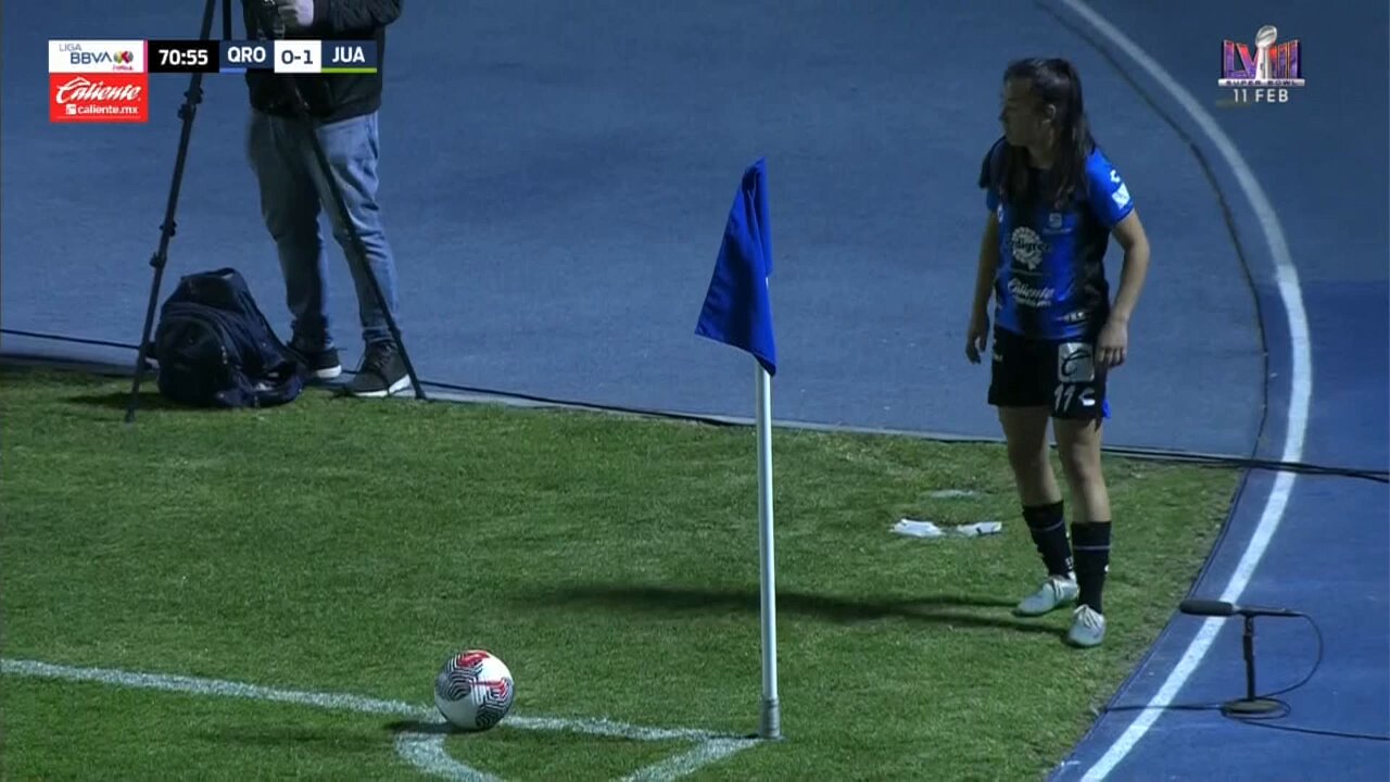 ¡¡¡GOL OLÍMPICO 🎯⚽️!!!El 1-1 para @GallosFemenil cayó con esta pincelada de Deisy Ojeda, un gol olímpico en el cierre del segundo tiempo 🤩Mucha C-A-L-I-D-A-D 💎