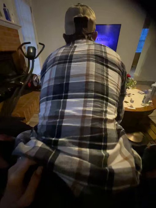 While he was fixing the PlayStation I told him to have a seat🤤 https://t.co/t97aH0YkEb