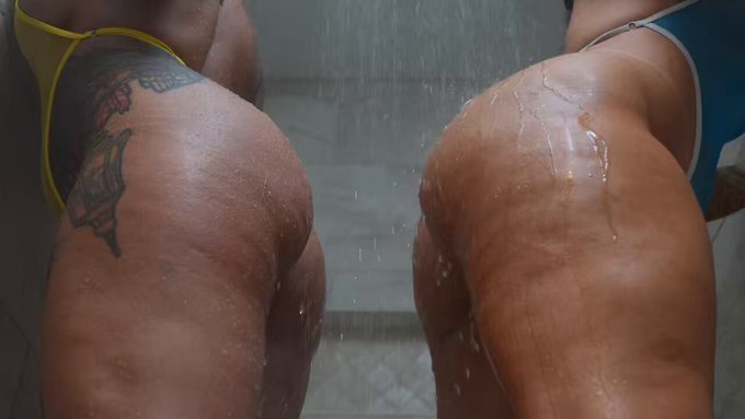 Who&rsquo;s getting in the middle of me and @maeggatron_ for #humpday   🎥 @shotbyclips   Drop your hump day<a class="tags" href="/tag/maeggatron_">@maeggatron_</a><a href="/tag/humpday"class="tags"><span>#humpday</span></a><a href="/tag/thread"class="tags"><span>#thread</span></a>