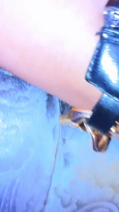 I&rsquo;m live on my Onlyfans right now so click the link in my bio now 💦💦💦 https://t.co/kf42OmNM6y