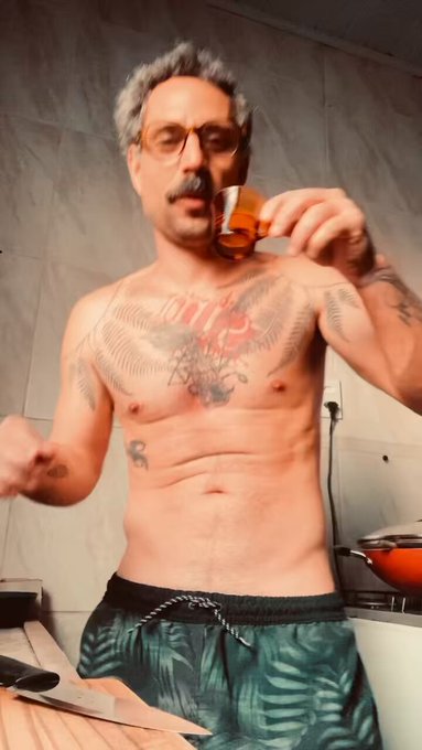 cozinhar e tomar umas &eacute; uma paix&atilde;o ❤️&zwj;🔥 https://t.co/V51KFWQqUM<a href="/tag/sex"class="tags"><span>#sex</span></a><a href="/tag/porn"class="tags"><span>#porn</span></a><a href="/tag/sexyhot"class="tags"><span>#sexyhot</span></a><a href="/tag/pornobr"class="tags"><span>#pornobr</span></a>