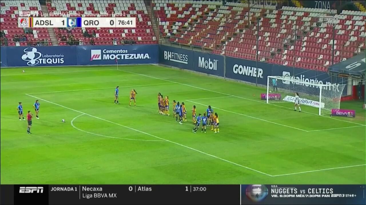 Lo que hace @GallosFemenil a balón parado 😮‍💨Lía Morán hizo 𝗲𝘀𝘁𝗲 cobro 🔥