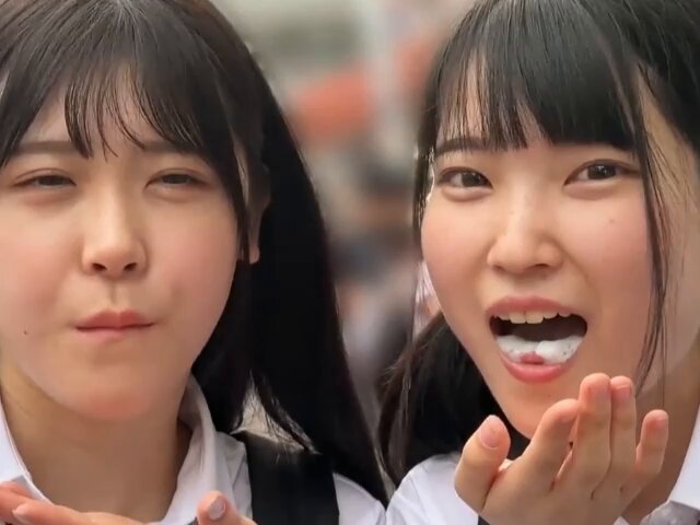 田舎からやって来た修学旅行生に東京観光ごっくんデート 精子を口に入れたままドキドキ散歩 周りに気づかれないようにごっくん 人生初の羞恥プレイでまさかのおま○こビチョビチョ!最後は心行くまで初めての4PSEX!!