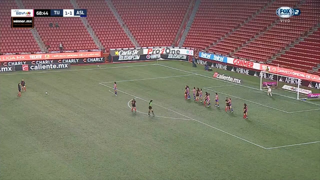 ¡QUE GOLAZO MAYRA! 😮‍💨🤌De tiro libre @mayrapelayo4 pone el segundo para @XolosFemenil 🔴⚫️#LigaBBVAMX I #Clausura2024