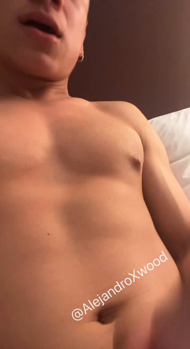 I wanna unload in someone’s hole ?? ?. Like and rt if you wanna get pounded raw ? @alejandroxwood1

⁃10%