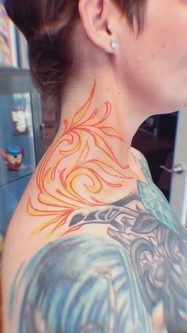 Mapped out my neck tat today 👀 https://t.co/oyAQqw0QmM<a href="/tag/scissorhold"class="tags"><span>#scissorhold</span></a><a href="/tag/legscissor"class="tags"><span>#legscissor</span></a>