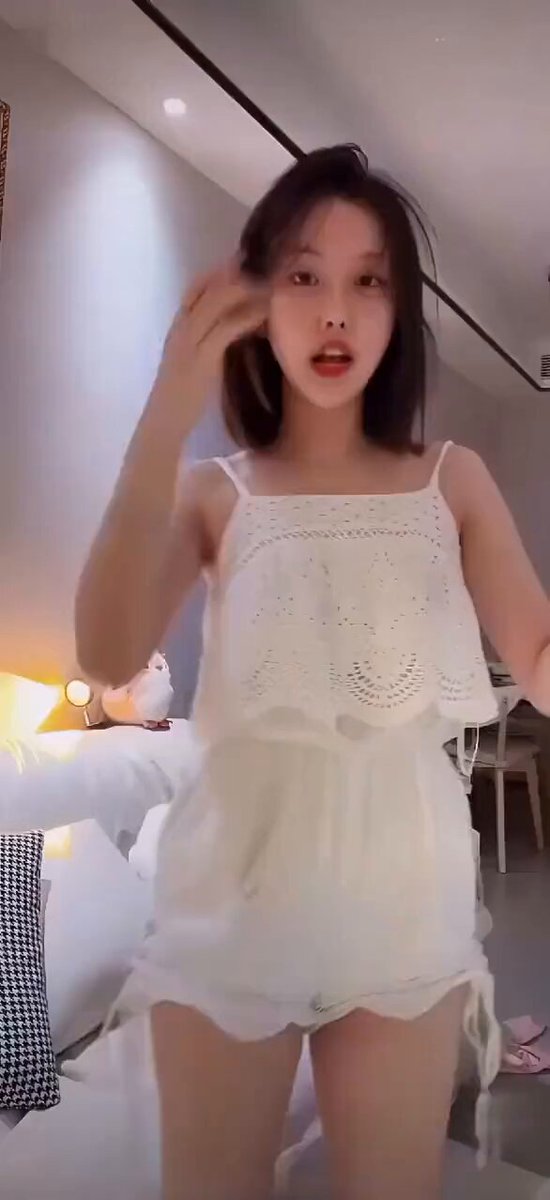 Video oleh @AprilSakurako